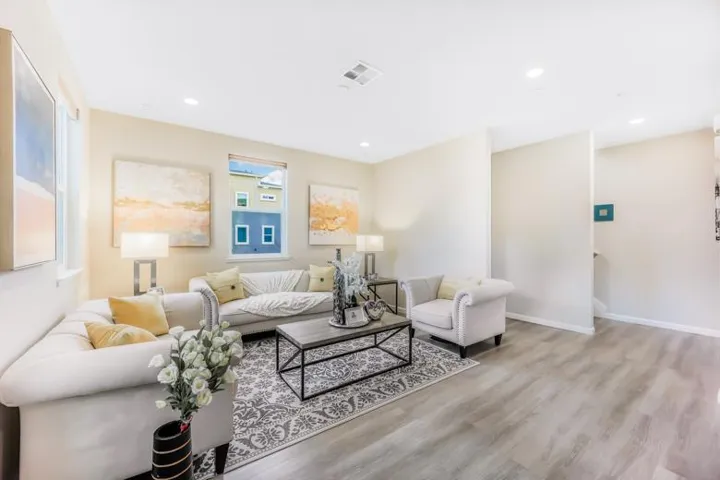 1035 Giacomo Lane 7, San Jose, California 95131