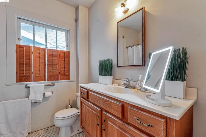21 Cambridge Way, Piedmont, California 94611