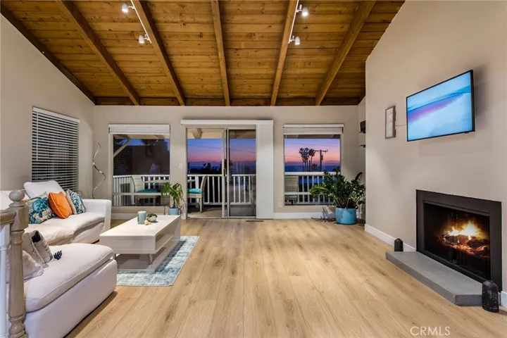 2526 Seaview Avenue, Corona Del Mar, California 92625
