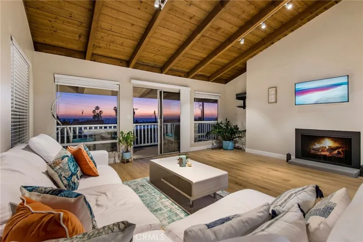 2526 Seaview Avenue, Corona Del Mar, California 92625