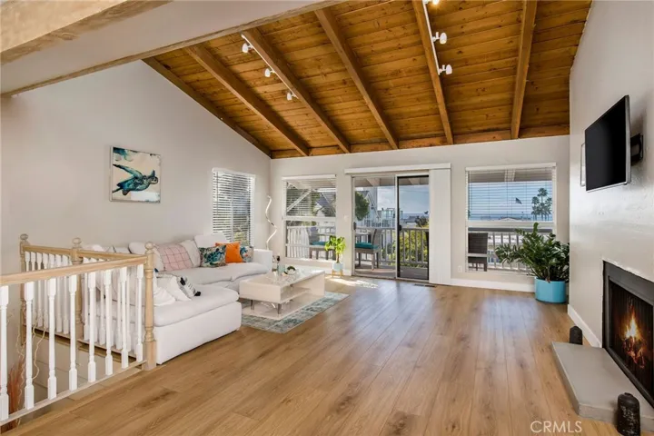 2526 Seaview Avenue, Corona Del Mar, California 92625