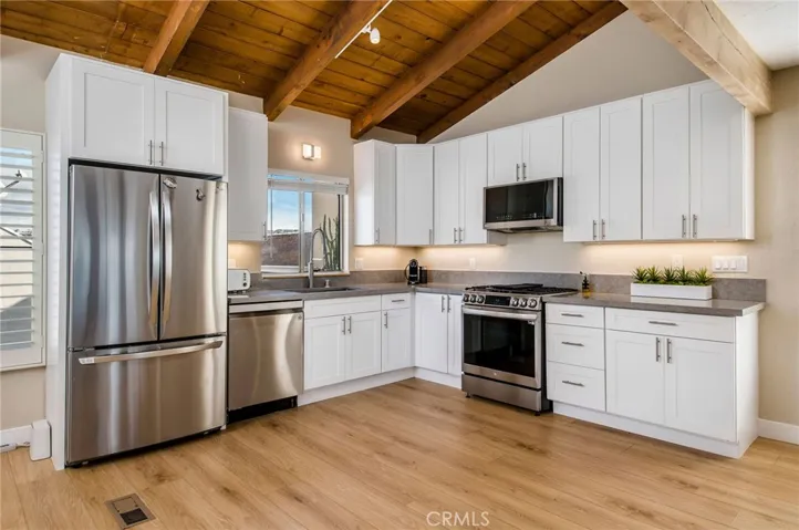2526 Seaview Avenue, Corona Del Mar, California 92625