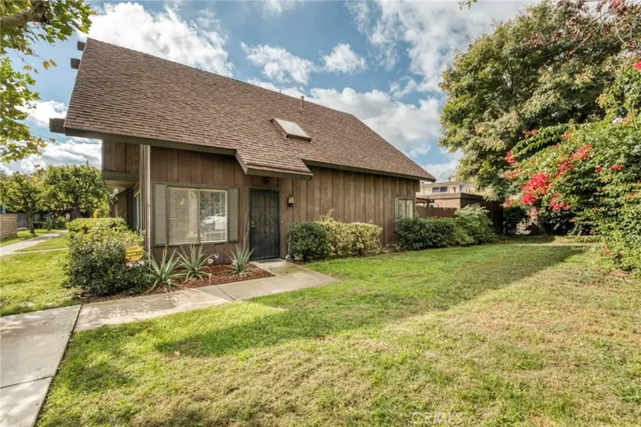 20142 Cohasset Street, Winnetka, California 91306