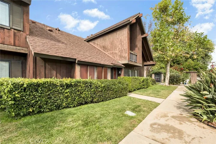 20142 Cohasset Street, Winnetka, California 91306