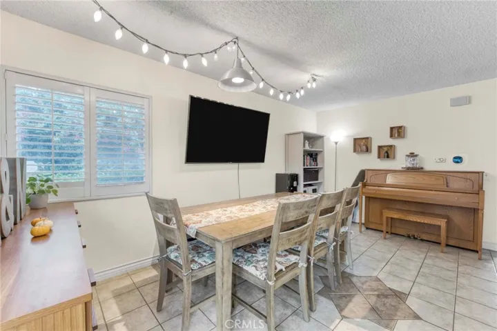 20142 Cohasset Street, Winnetka, California 91306