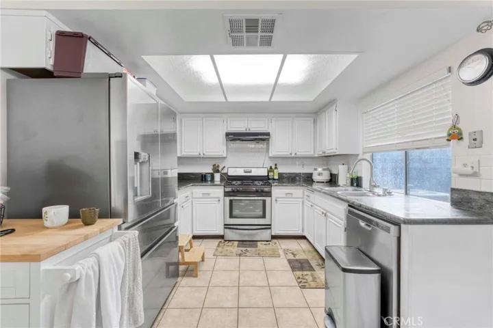 20142 Cohasset Street, Winnetka, California 91306