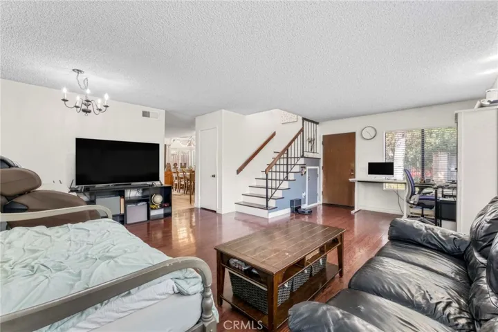 20142 Cohasset Street, Winnetka, California 91306