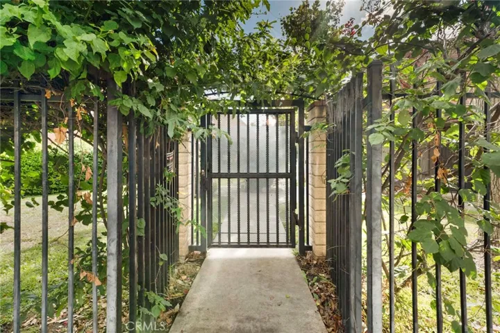 20142 Cohasset Street, Winnetka, California 91306