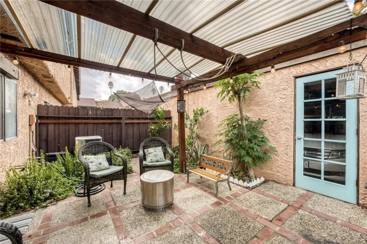 20142 Cohasset Street, Winnetka, California 91306