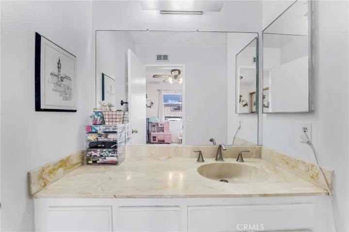 20142 Cohasset Street, Winnetka, California 91306