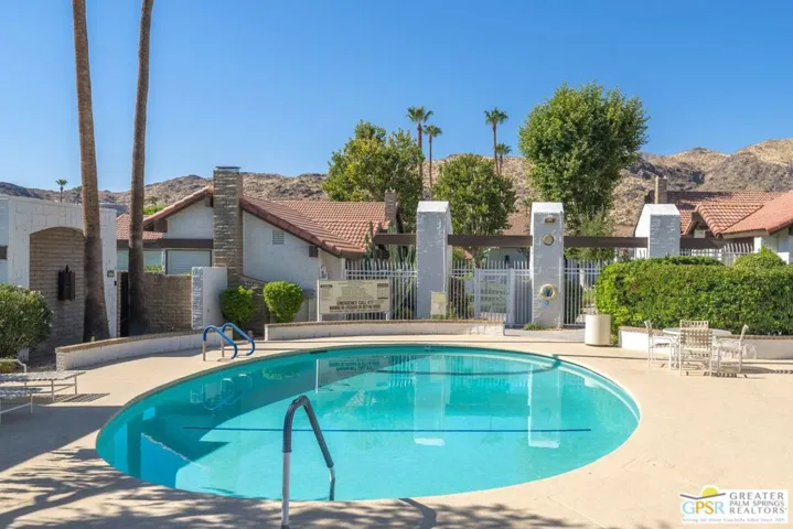 2350 Miramonte Circle D, Palm Springs, California 92264