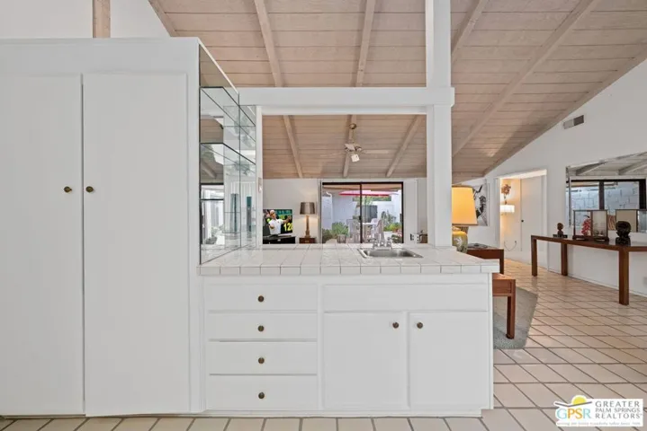 2350 Miramonte Circle D, Palm Springs, California 92264