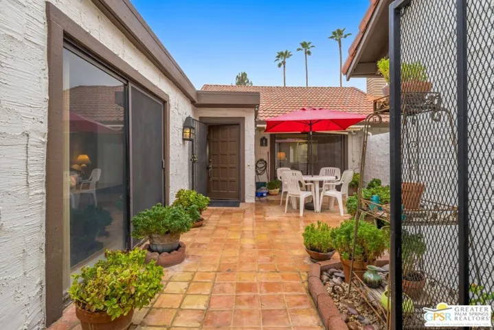 2350 Miramonte Circle D, Palm Springs, California 92264