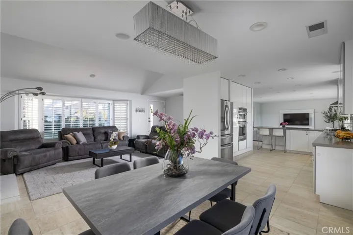 8452 Sunkist Circle, Huntington Beach, California 92646