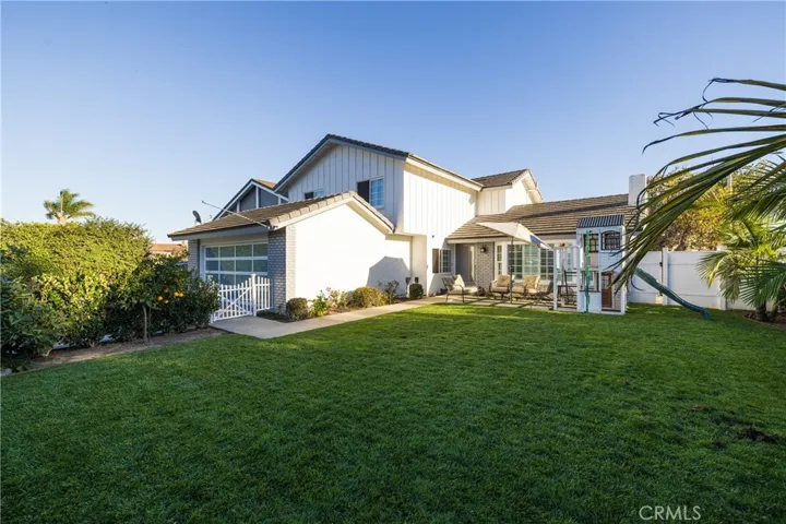 8452 Sunkist Circle, Huntington Beach, California 92646