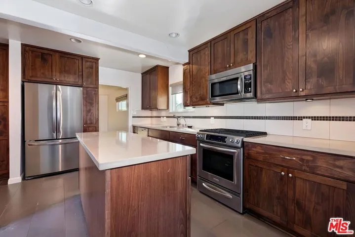 10849 Arizona Avenue, Culver City, California 90232
