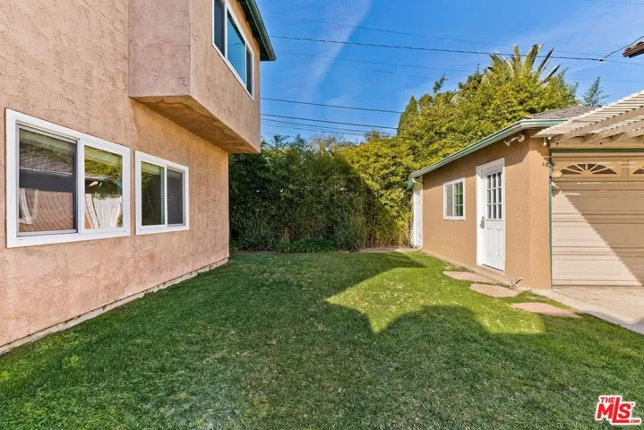 10849 Arizona Avenue, Culver City, California 90232
