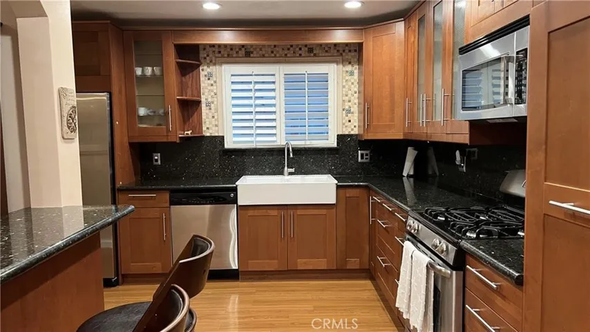 Kitchen Bar on left