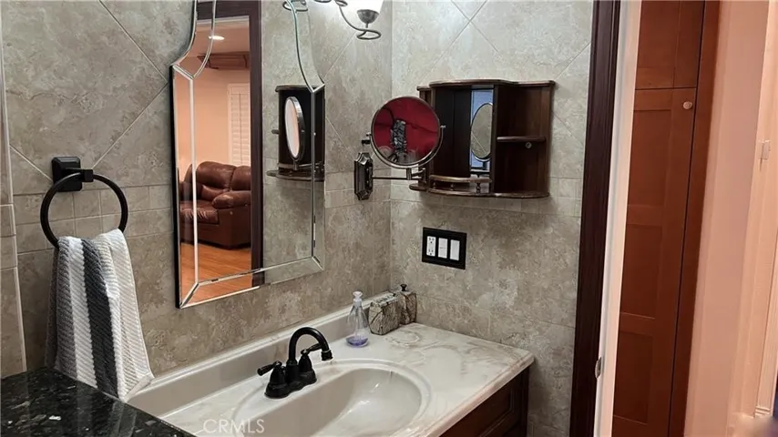 Hallway Bath - Shared by Bdrm 1 & 2