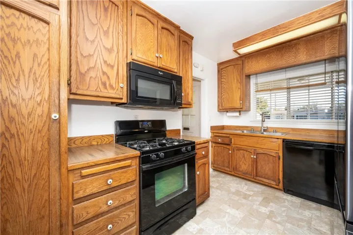 2751 Ladoga Ave, Long Beach, California 90815
