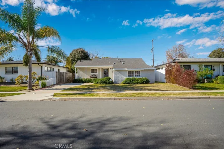 2751 Ladoga Ave, Long Beach, California 90815