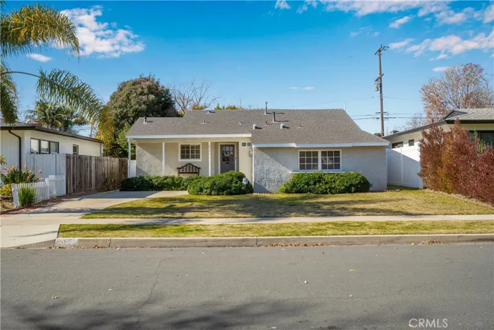 2751 Ladoga Ave, Long Beach, California 90815