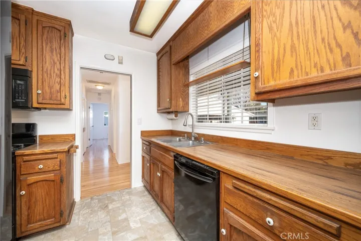 2751 Ladoga Ave, Long Beach, California 90815