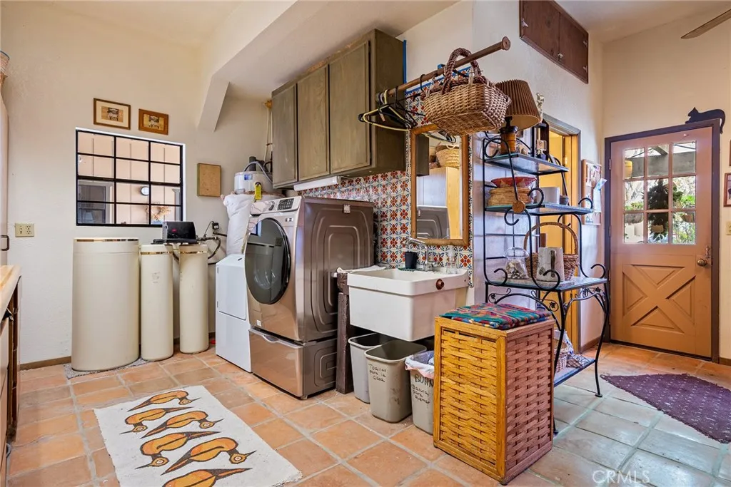 2135 Live Oak Rd, Paso Robles, California 93446 home-pic-36