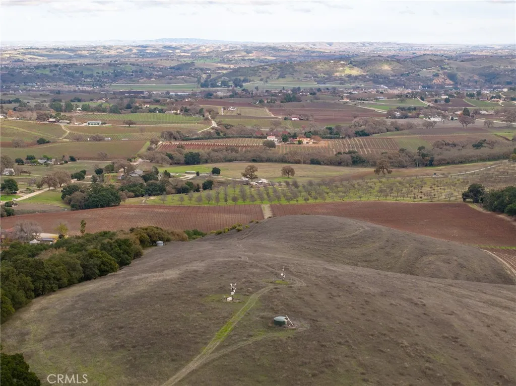 2135 Live Oak Rd, Paso Robles, California 93446 home-pic-67
