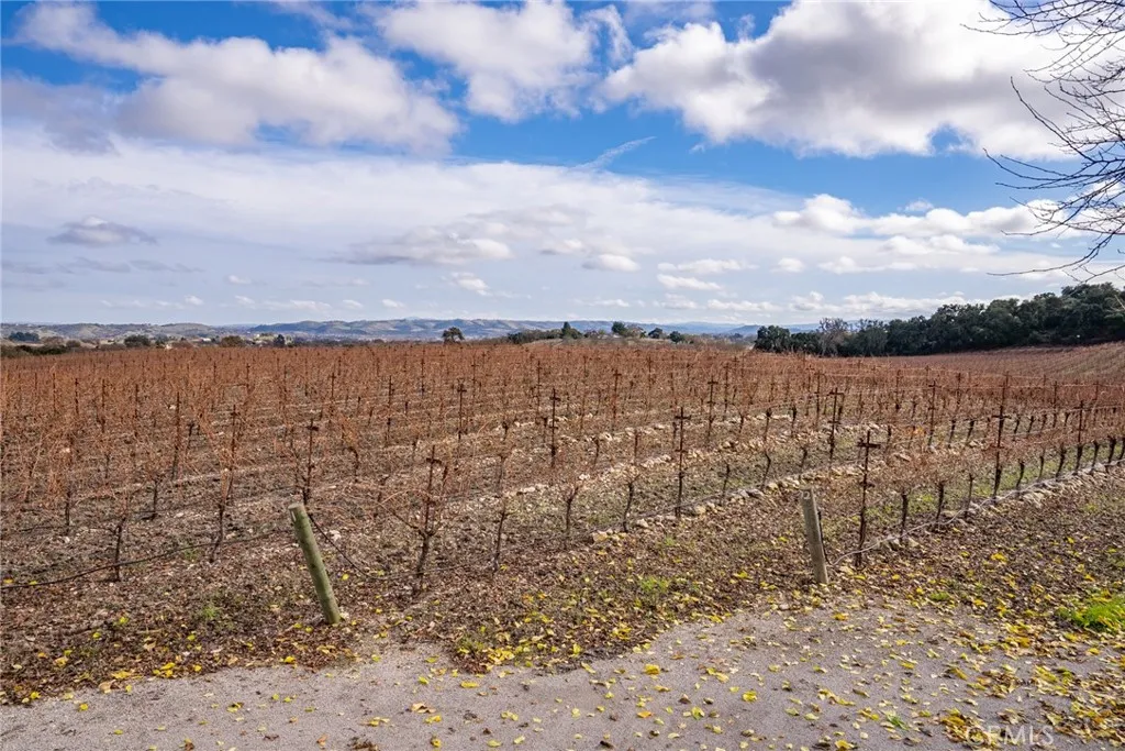 2135 Live Oak Rd, Paso Robles, California 93446 home-pic-31