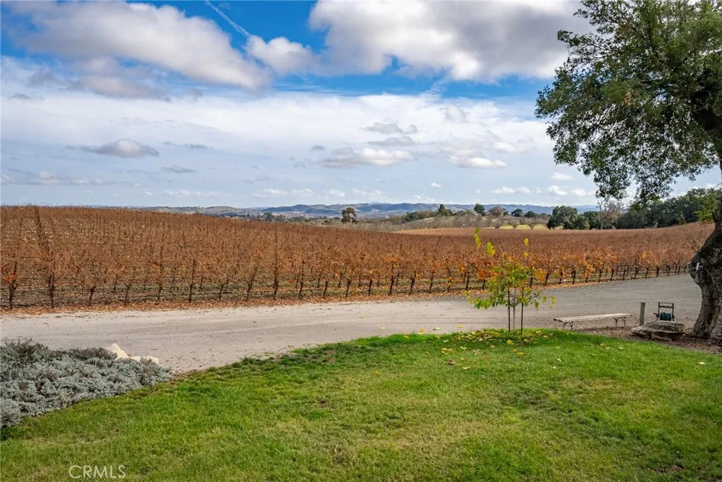 2135 Live Oak Rd, Paso Robles, California 93446 home-pic-32