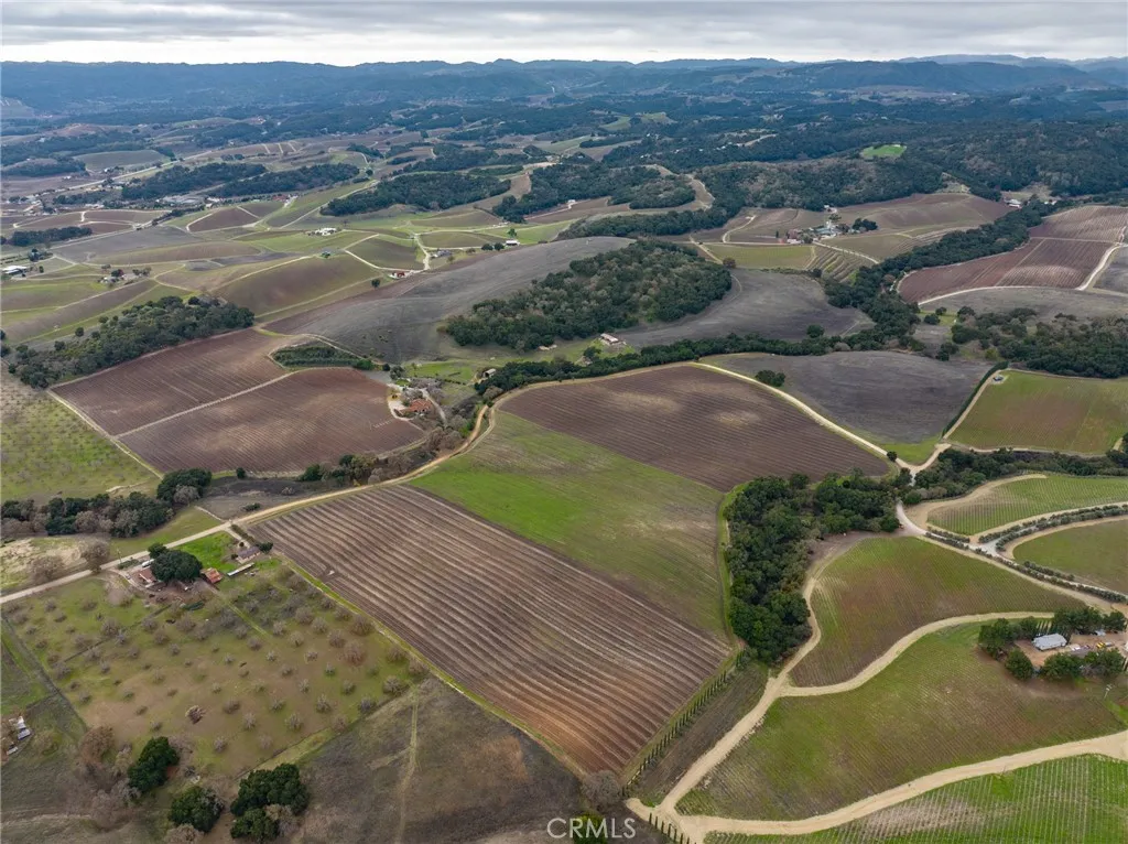 2135 Live Oak Rd, Paso Robles, California 93446 home-pic-65