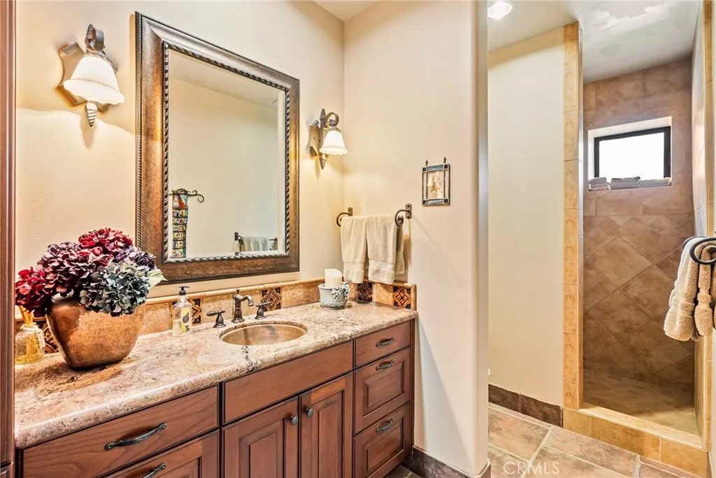 2135 Live Oak Rd, Paso Robles, California 93446 home-pic-14