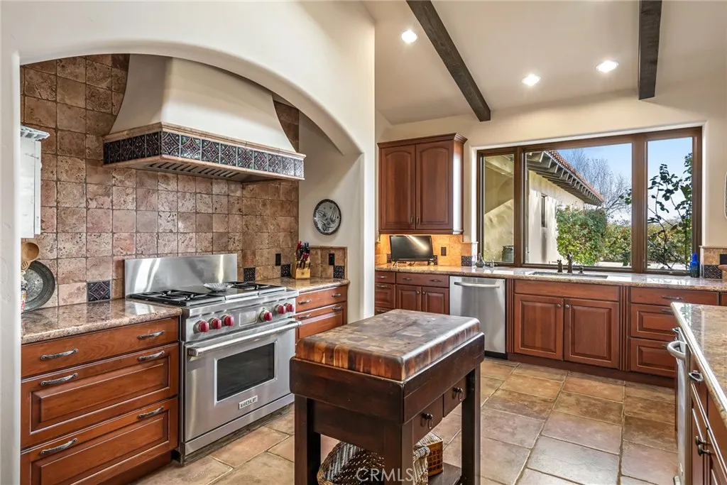 2135 Live Oak Rd, Paso Robles, California 93446 home-pic-10