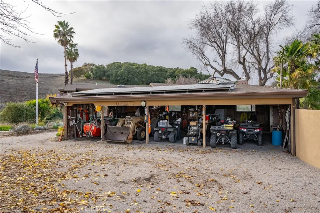 2135 Live Oak Rd, Paso Robles, California 93446 home-pic-34