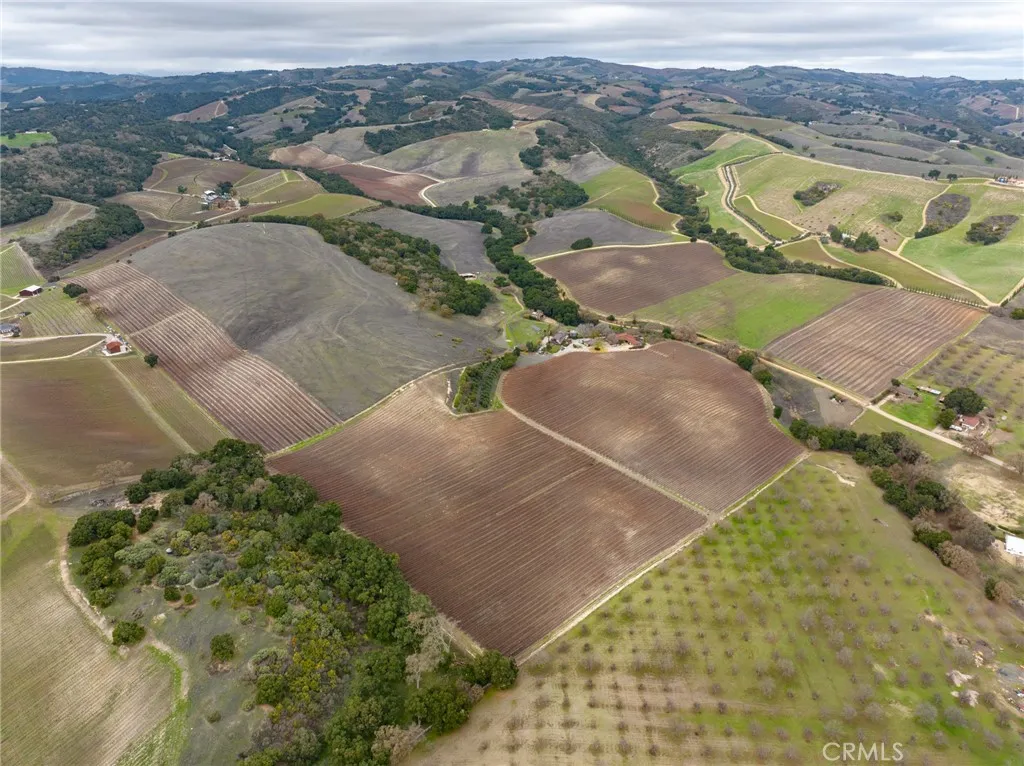 2135 Live Oak Rd, Paso Robles, California 93446 home-pic-66