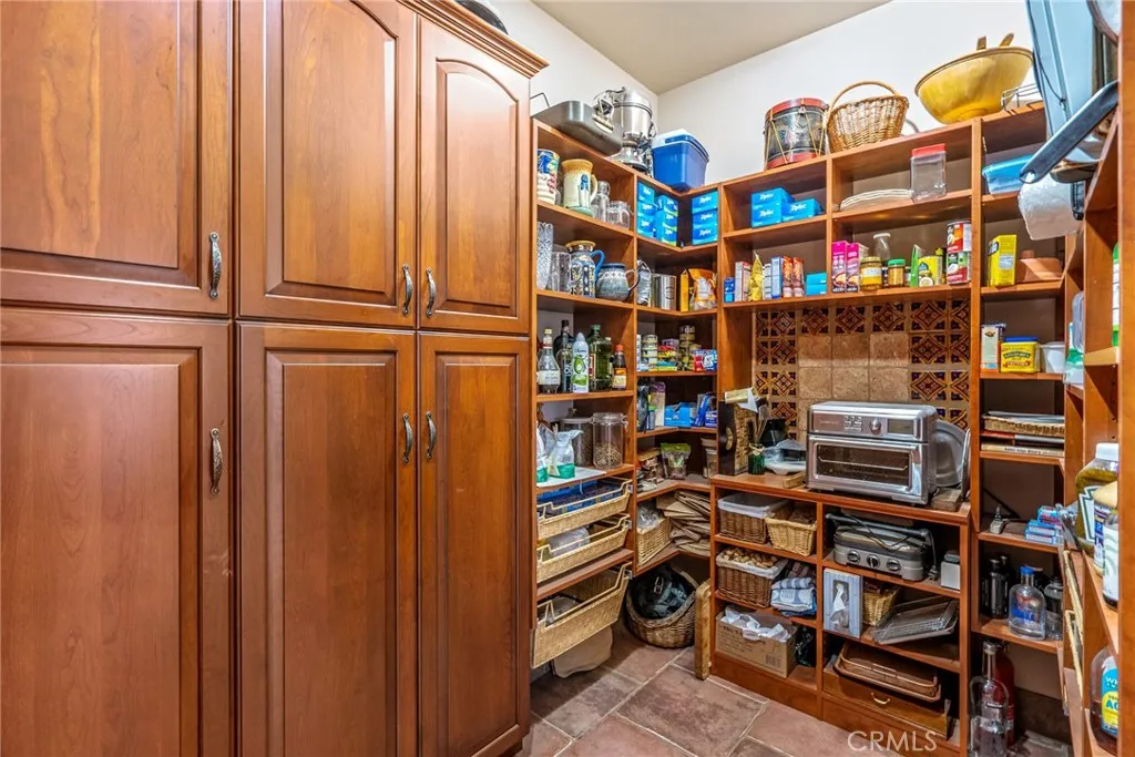 2135 Live Oak Rd, Paso Robles, California 93446 home-pic-12