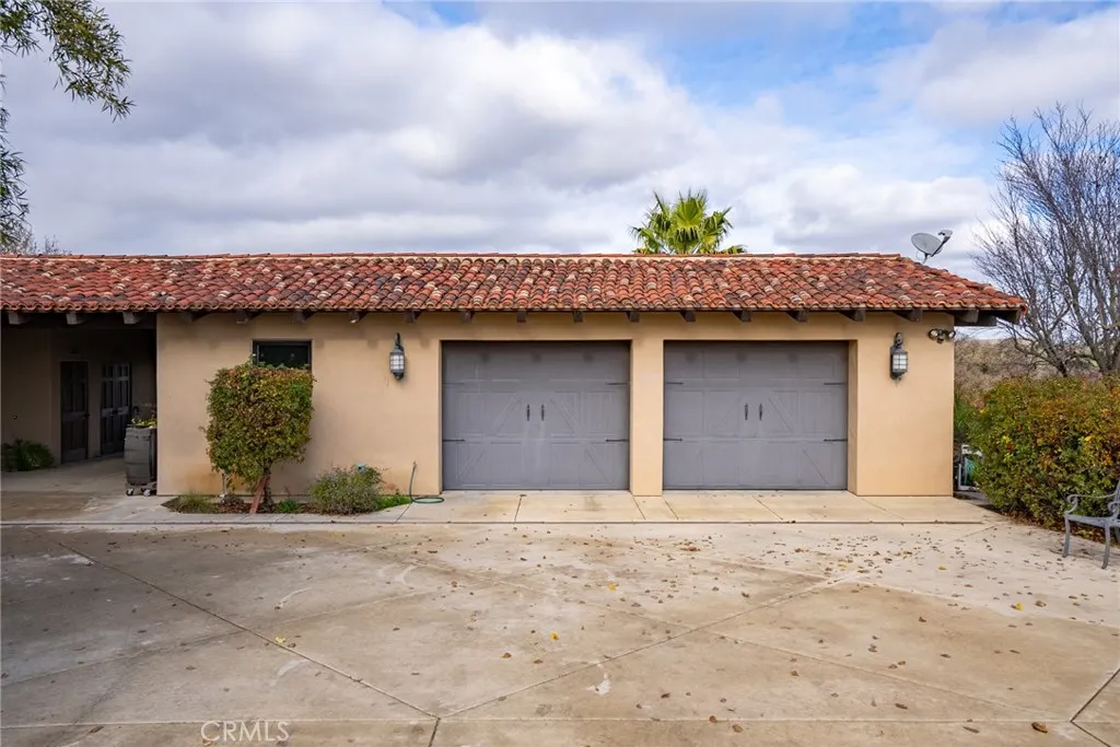 2135 Live Oak Rd, Paso Robles, California 93446 home-pic-26