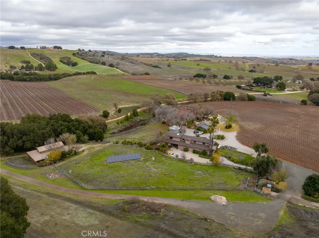 2135 Live Oak Rd, Paso Robles, California 93446 home-pic-59