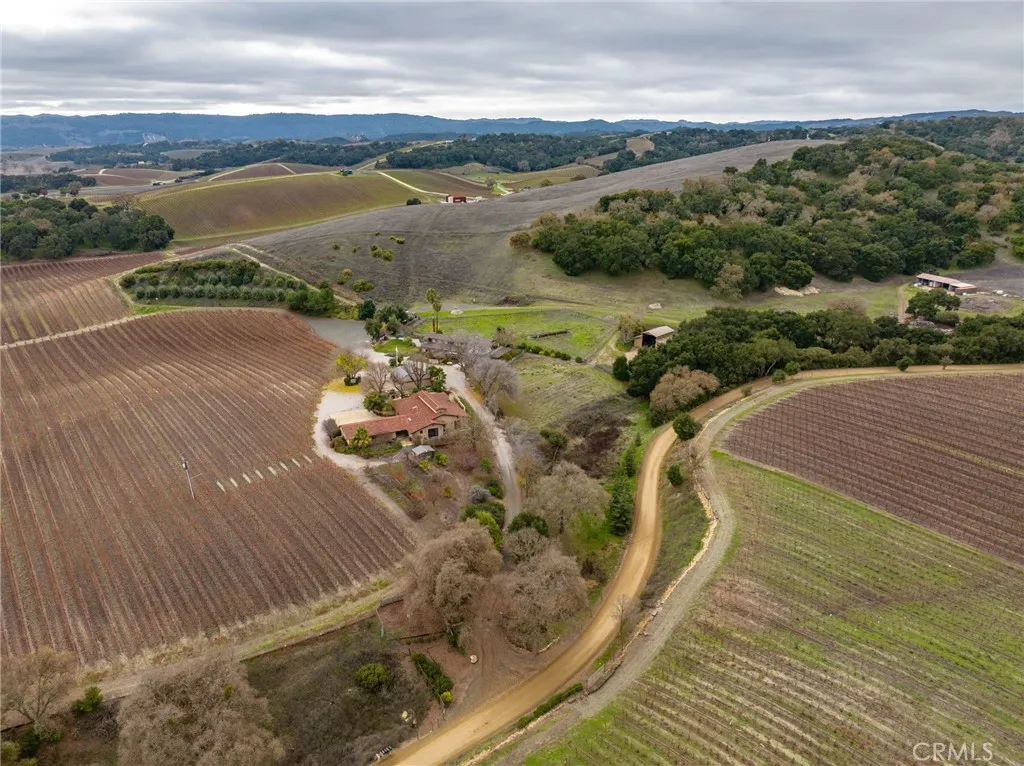 2135 Live Oak Rd, Paso Robles, California 93446 home-pic-62