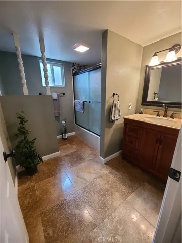 2nd Bathroom