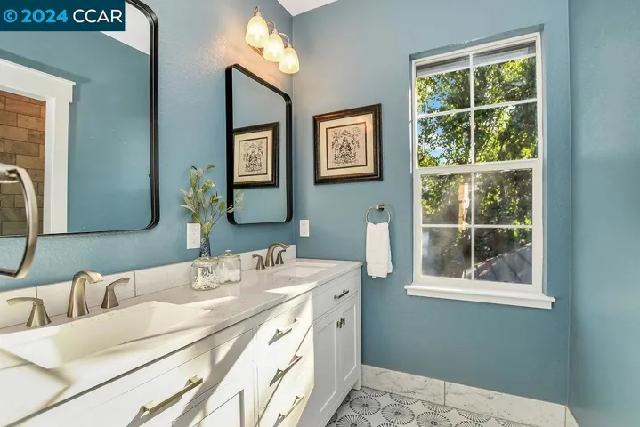 112 Mcmahon Court, Martinez, California 94553