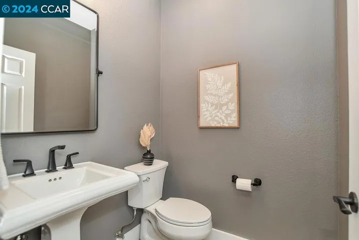 112 Mcmahon Court, Martinez, California 94553