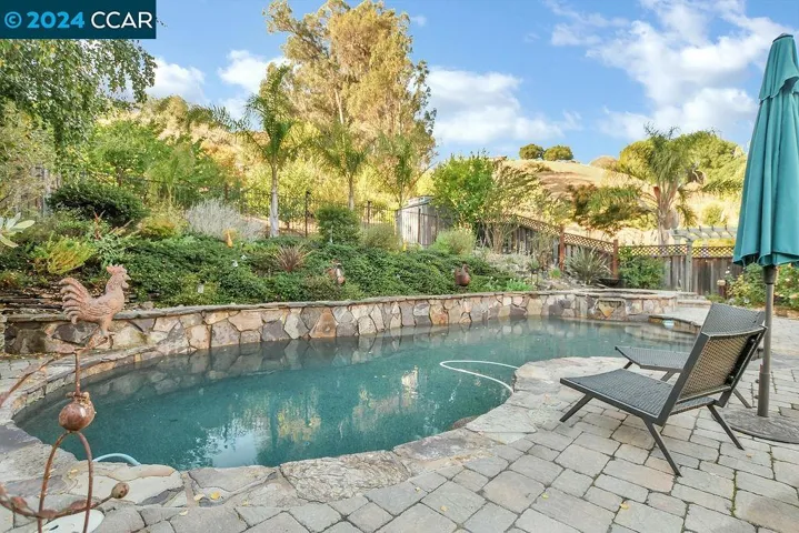 112 Mcmahon Court, Martinez, California 94553