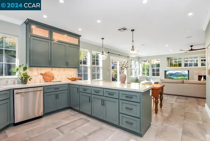 112 Mcmahon Court, Martinez, California 94553