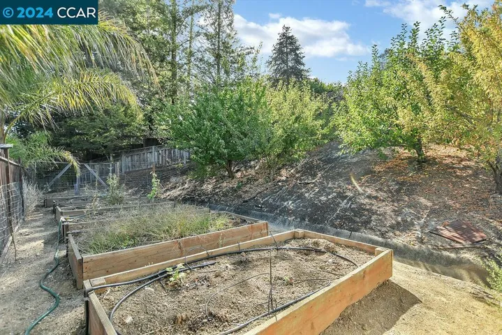 112 Mcmahon Court, Martinez, California 94553