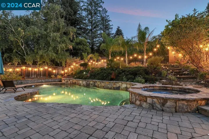 112 Mcmahon Court, Martinez, California 94553