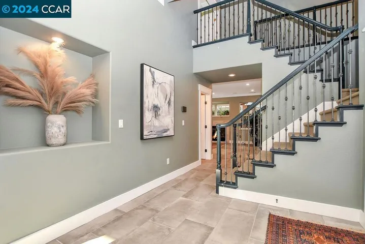 112 Mcmahon Court, Martinez, California 94553