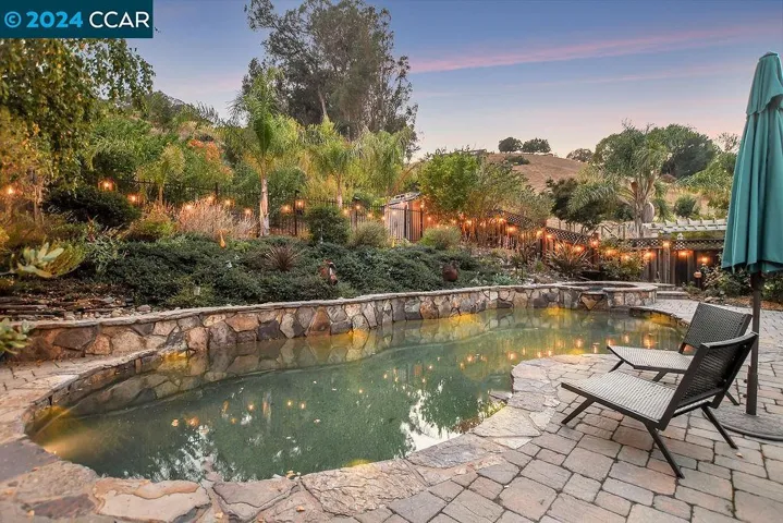 112 Mcmahon Court, Martinez, California 94553
