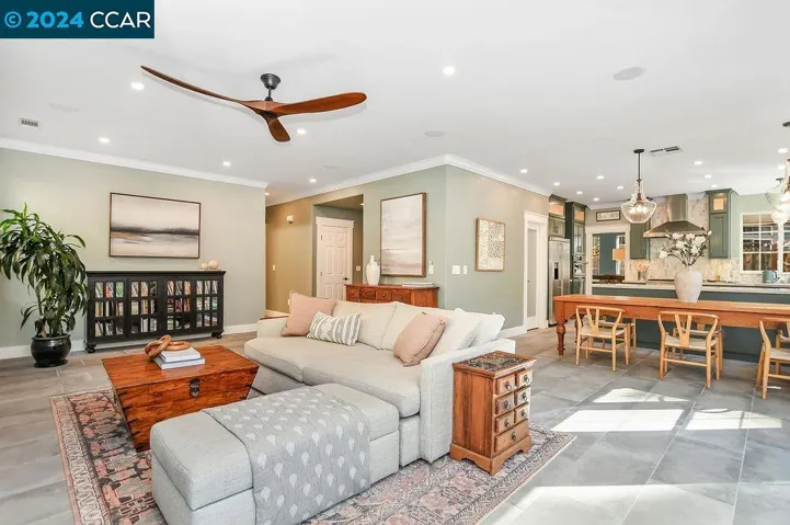 112 Mcmahon Court, Martinez, California 94553